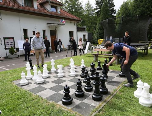 Největší turnaj v zahradním šachu