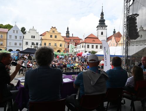 Přímo z festivalu Pelhřimov – město rekordů byl odvysílán 1370. díl legendárního pořadu Českého rozhlasu Tobogan.